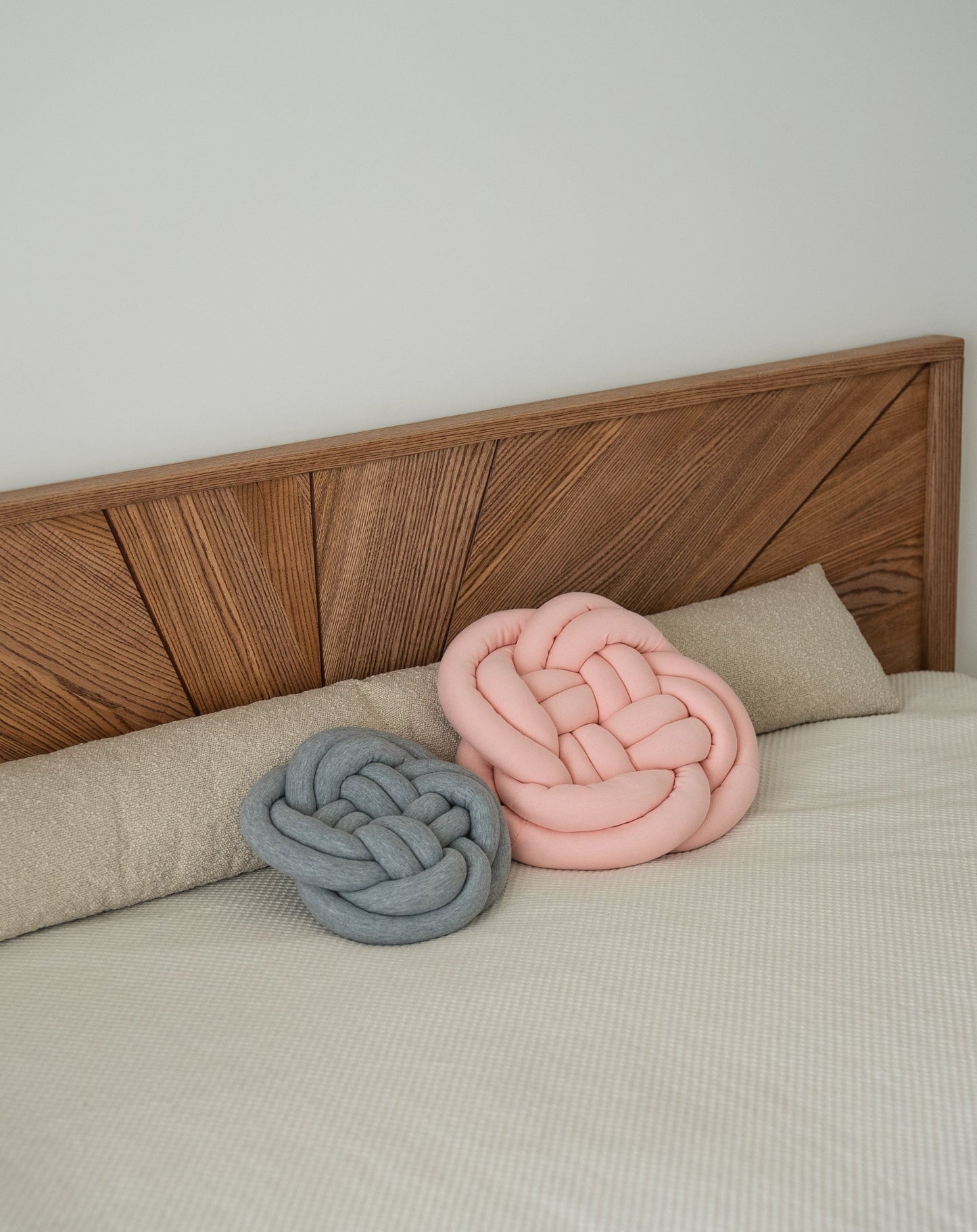 Knot pillow "Flower"