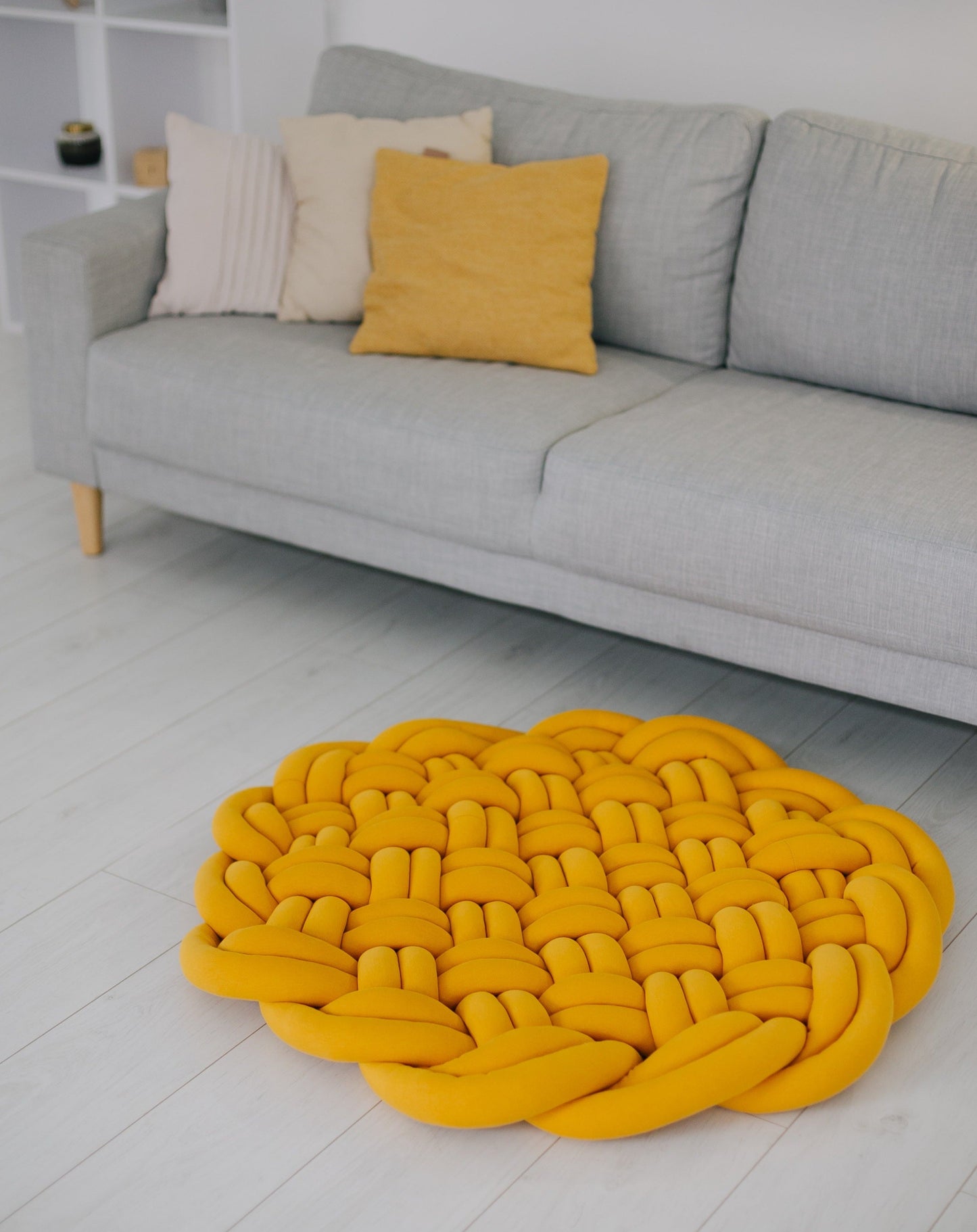 Braided round rug