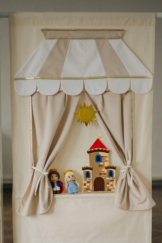 Doorway puppet theatre Cream & Puppet