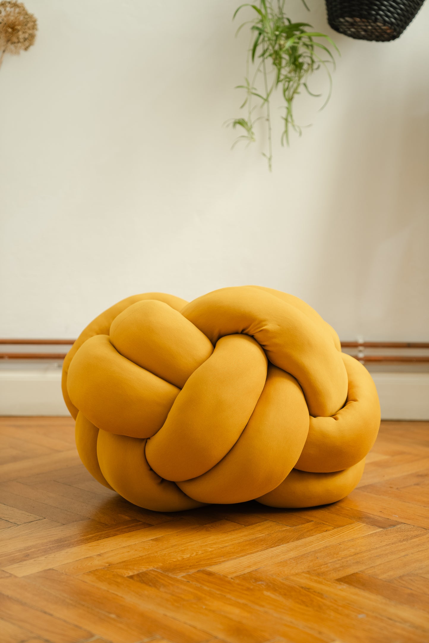 Knot pouf Mustard