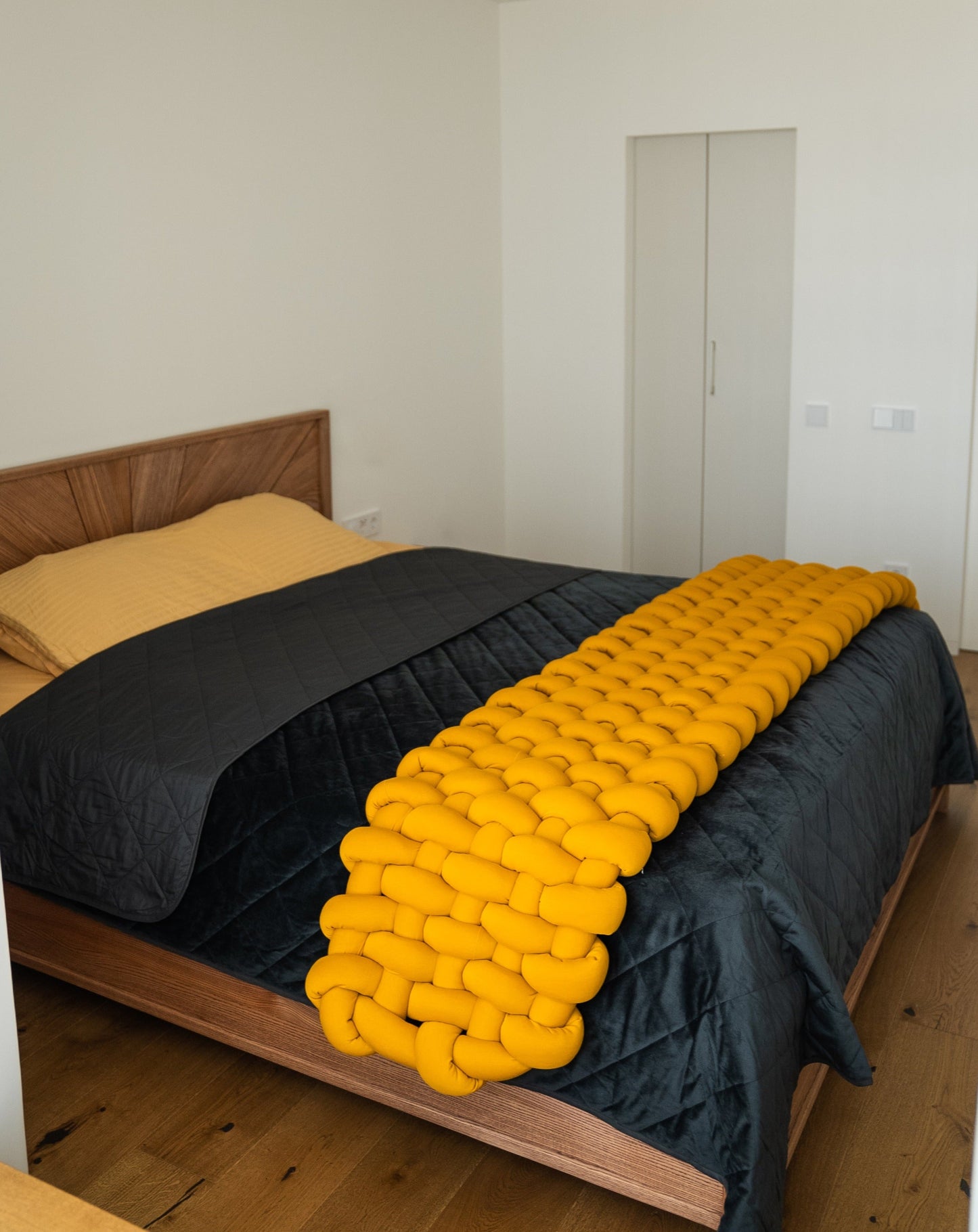 Bed runner Mustard